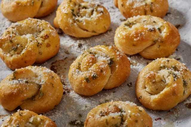Garlic Knots.