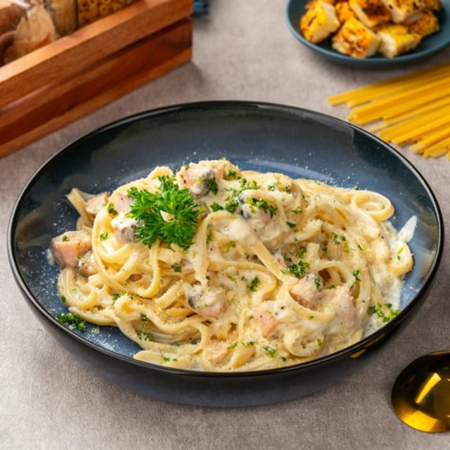 Chicken Alfredo Lunch.